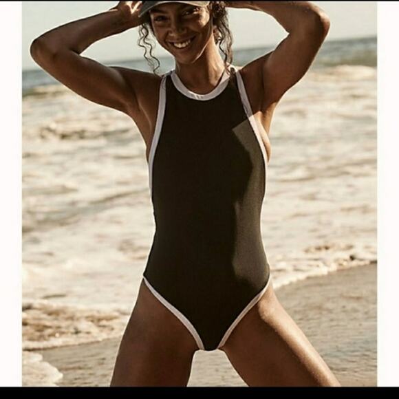 Beach Riot Steph Ribbed Open Back One Piece in Mauve Pink size Small - Picture 2 of 6